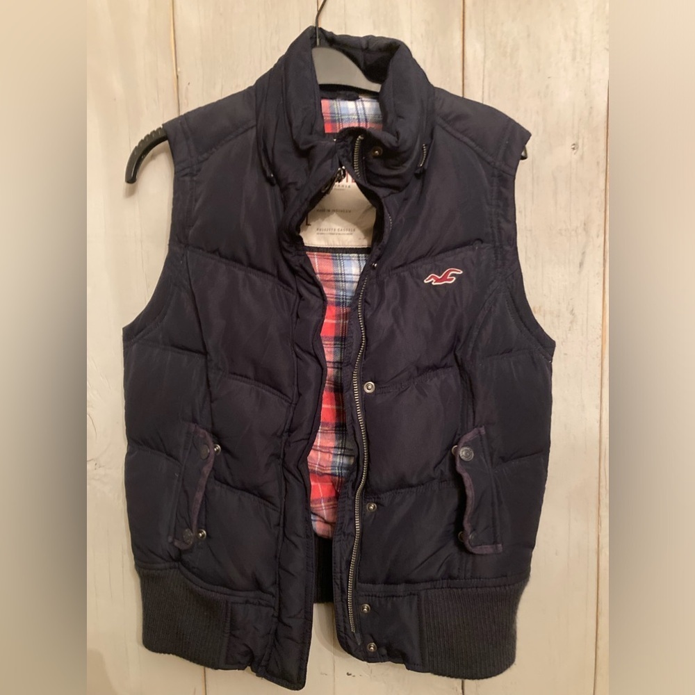 Hollister Women’s Navy Blue Plaid Lined Puffer Vest Coat Jacket- Size Large